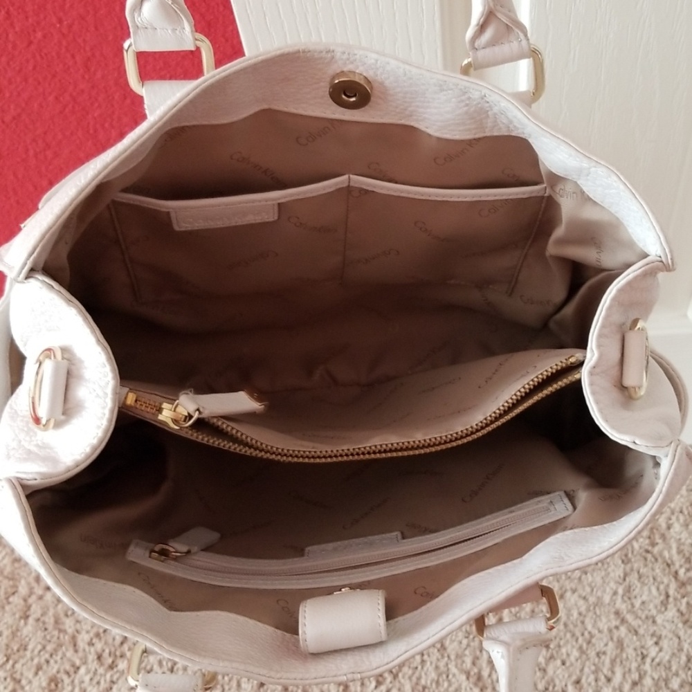 Handbag - Picture 3 of 4